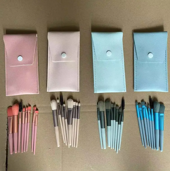 Mini juego de brochas de maquillaje