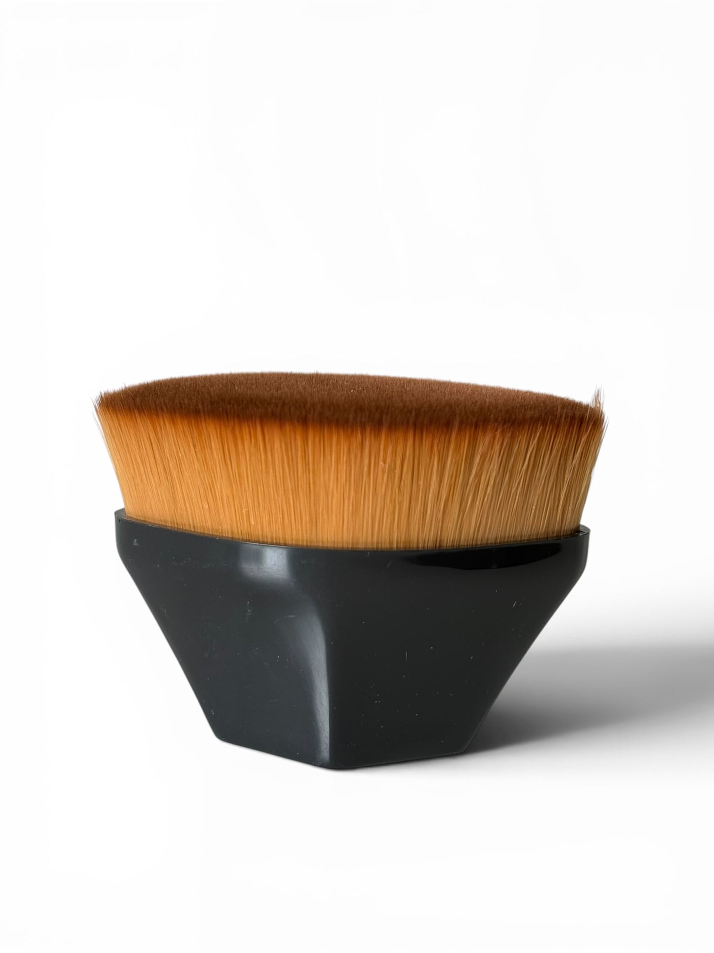 Brocha de maquillaje de base líquida
